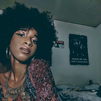 Janette_Eyeland's profile picture. METAL UP YOUR ASS!! Taurus♉ lets make some music 😈🎵