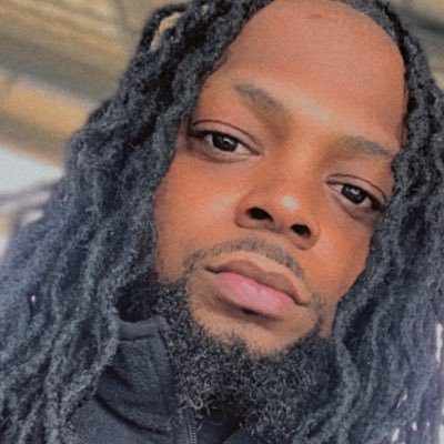♉️ 4/20 born day 32 years young 💈barber 19 years I.g thats_dman_cuts_ #catlover