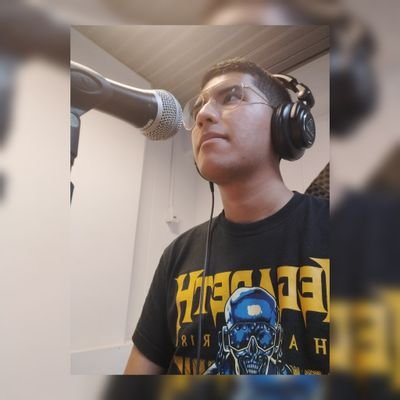 Periodista en formación🎙️|
Seguidor del fútbol ⚽ y de la buena música 🎶 |
Cuando sea grande, quiero ser como @ManoloBellon