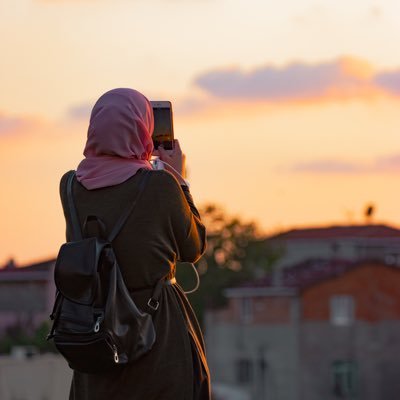 BMLS🔬 ‎كما قال البردوني: وأنا حنين تائه.. بين المحبّة والشقا. أُطرّز كثيرًا، أُصوّر أكثر. @touka_mb