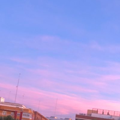 laurapons178's profile picture. 