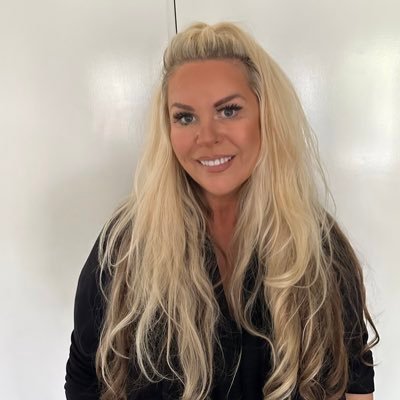 Sammysuns79's profile picture. Mum, widow, passionate advocate #spokesperson Dedicated to giving hope to those affected by suicide #SDMNetwork graduate 2023 #suicideloss #suicideprevention