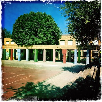 Centro educativo público de Sevilla. Educando desde el corazón a los adultos del mañana.