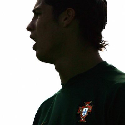 🇵🇹 Writer focusing on Portuguese football. Ronaldo loyalist. ✍️THE WEEKLY SMOKE 💨 https://t.co/GV74e3X7Mr