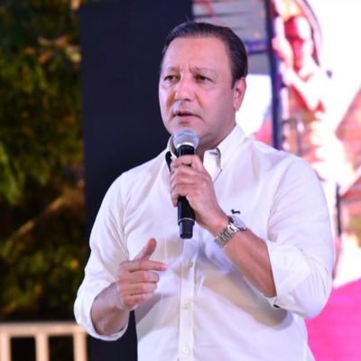 Abel Ta’ Bueno Pa’ Presidente!!! Bueno pa’ acabar con la delincuencia, bueno pa’ dignificar la vida de lo dominicanos. Aguanten… Que falta Poco