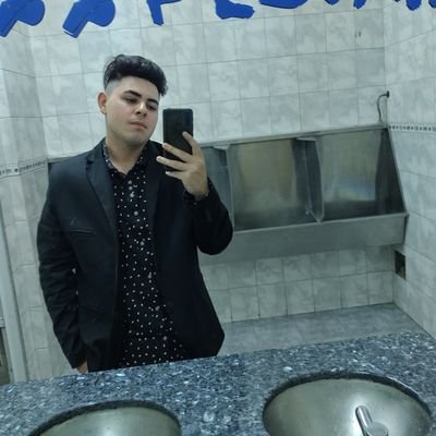 ⚫🔴
aveces subo boludeces que me pasan en el día a día