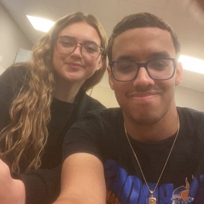 Angel35236989's profile picture. P.R🇵🇷Star Wars fan Instagram @ángel.Cotte stranger things fan marvel Halloween Michael myers fan and Fortnite fan twich angelcdl2439765 YouTube angelpr_24cdl