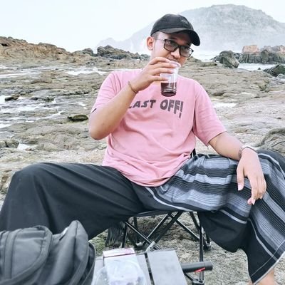 SinggihAdieW's profile picture. sederhana untuk merakyat,
merakyat untuk membumi