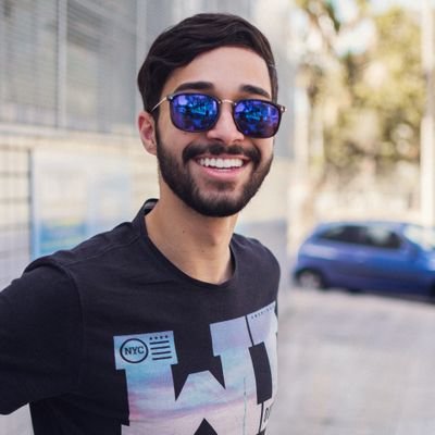 Unionista de la unión. Dueño de mis palabras, no de tus opiniones.
PD: NO, no soy el de la foto.