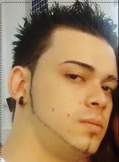 Simpatico, Sincero, Humilde que gosta de curtir a viida intensamente ! & Promoter da @FuracaoTeen_ ;) !