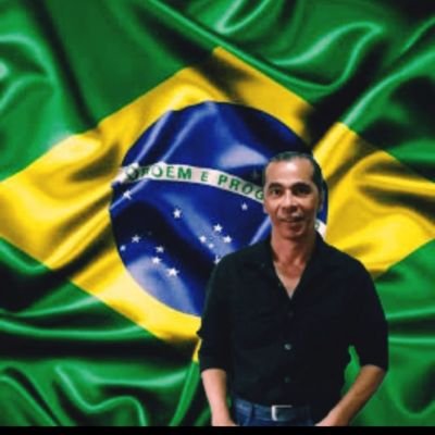 Técnico em Segurança do trabalho e adoro Política e não discrimino o gosto de ninguém, mas SIGO A CONSTITUIÇÃO