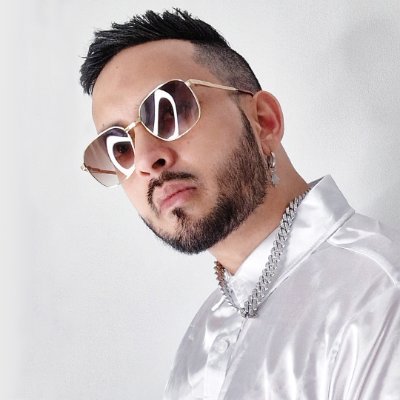 Artist | Producer | Composer // 7 Studio Albums | 300+ Million Streams/Views | Music for the Soul | https://t.co/0DYg39t0l9
#BXXAmbassador