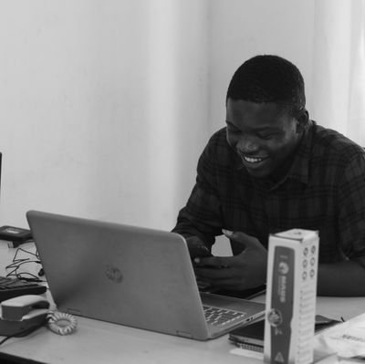 Journey 🚀 to Software Developer 😅 | Learning UIUX & Frontend whiles working💪 full-time | Open to new friends in tech ☺️🇬🇭🇬🇭