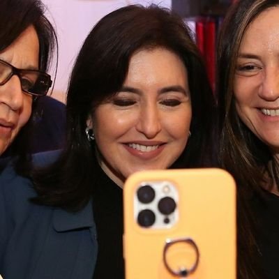 ryushyshy's profile picture. a vida não é um morango.                                                   

ttk:wann5be.      /

eu edito umas politica ai