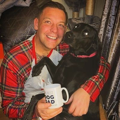 Huge Man United Fan, Dog lover, coffee lover and nothing but positivity