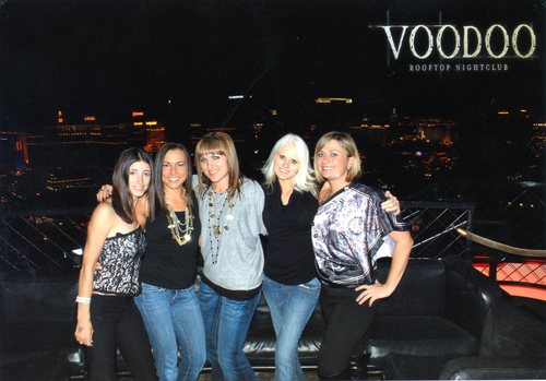 kierawhetton's profile picture. If you are looking at my picture...that's me in the middle.