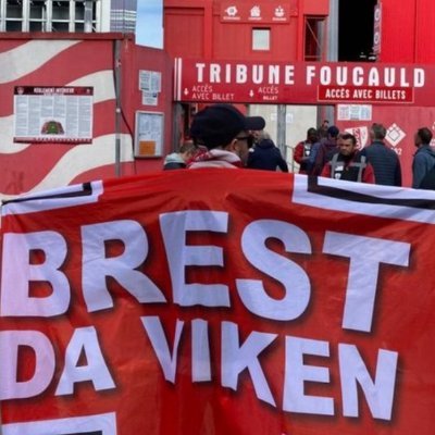Armoricain à contre-courant.
Epicurien, Rouge et Blanc dans le sang.
West coast fan.
Brest Da Viken.