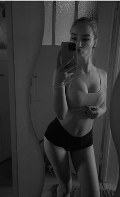 linaselina349's profile picture. 📍Ich bin Selina, 20 Jahre alt und immer noch Single 🥰