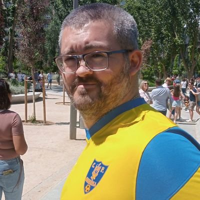 Aficionado del 🇺🇦 Orihuela CF y peñista del Frente Eskorpion 🇺🇦 SIS VIS PACEM PARA BELLUM