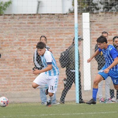 Jugador de racing club 
@gonzareyna10
todo en manos de dios ❤️