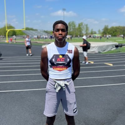 God first 🙏🏾3⭐️ Student Athlete 4 offers 6’4 185lb WR/DB c/o 2026 Top 10 in KS 📞 IG https://t.co/pePiy0z1Le