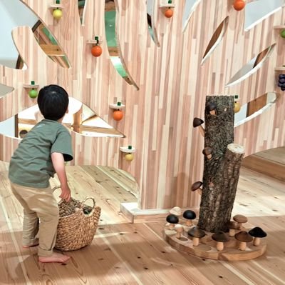 徳島で高耐久木材を取り扱う材木屋の4代目修業中。建築と食べ物に興味あり。石垣と瓦屋根の町並み、曲げわっぱ大好き♥️最近は育児ツイート多め。