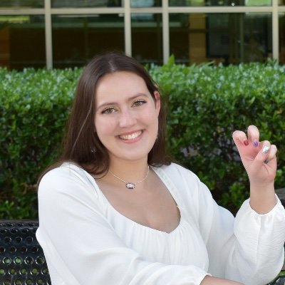 emilydubose16's profile picture. the fact that i use my quizlet account more than my twitter account says a lot about me