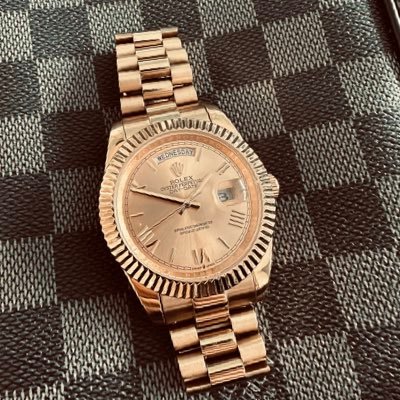 Buyer/Seller of luxury watches⌚️ 100% authentic….12 month warranty included…Do you have a watch to sell? DM me will pay cash the same day 💰