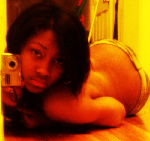 RaTeD (R); IDoMe♥ period. & if u ccakin n hangin I'dDoU2♥ HahaHa!