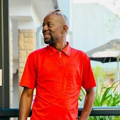 Thembaizo's profile picture. Love the one you are with