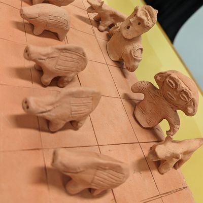 #千葉市立加曽利貝塚博物館 で開催中の体験プログラム「加曽利JOMONアカデミア」です。発掘調査体験や #縄文 をテーマにしたボードゲームを通じて縄文の魅力に触れまくってください。
お子様から大人まで遊んで楽しいコンテンツをご用意してお待ちしてます!
#縄文将棋 & #イボキサ碁 (ゴ)/商標登録済み