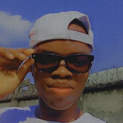 chukwunogidem's profile picture. Nobody:
Just a son in the crypto world
