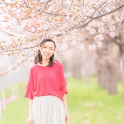 北海道在住カラーセラピスト(色語の通訳士)。Varme Smil 代表 /北海道初SNS放送局【ディグスタ】パーソナリティー/2020ミセスアースジャパン北海道大会ファイナリスト