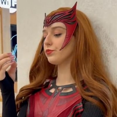 DIRECTORA Del grupo  #AvengersAlliance. Soy la chica escarlata. 🤟🏻hechizando  tus sueños  porno = block🚫 No saludos X DM 🤘🏻