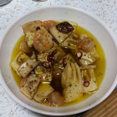 G6RNkHxT4r93887's profile picture. 愛媛🍊 Yかさん⇨Sけさん→Yさきさん→Tもです。自分の野望全て叶えます🐼🇨🇳