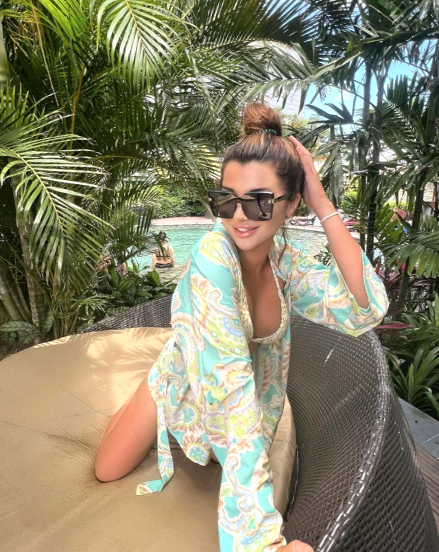 Charles42704403's profile picture. do what makes you happy 🤎