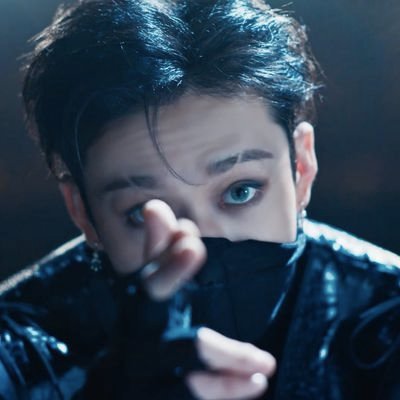 geonyeobs's profile picture. i'm proud of you. always will be.