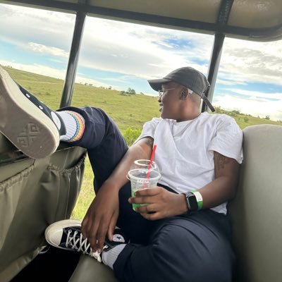 Phindulo_x's profile picture. Handsome. Very Gay. Chelsea FC 💙