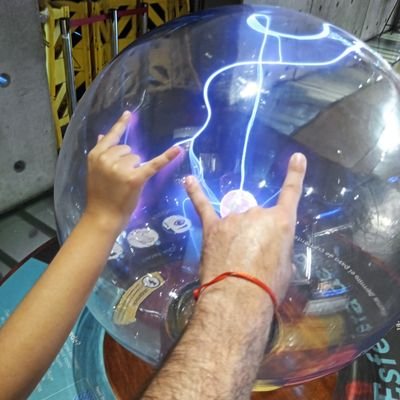 elprofeleo77's profile picture. Soy profesor, siento y vivo lo que dijo Paulo Freire: la educación no cambia al mundo cambia a las personas que van a cambiar el mundo.