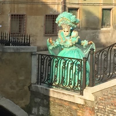 _i_aM_sTuPiiD_'s profile picture. Me