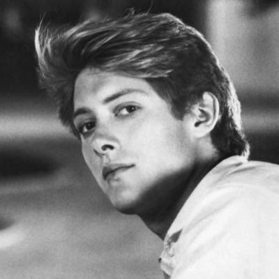 ShnederE's profile picture. 