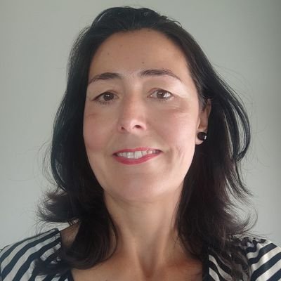 Consultora estratégica en @aravidaconsult, tesorera de @CVE_ y vicepresidenta del @ConsejoSocUVA, apasionada de las nuevas tecnologías. Always learning.