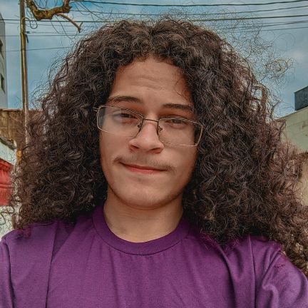 19y.o // Noob // being blessed // Full time student // If loving everyone hurts us; why should we love? // Ubatuba-SP