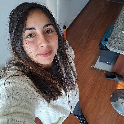 Caroolina1212's profile picture. 