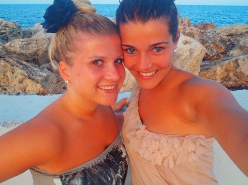 Emendafd's profile picture. A woman's perfume tells more about her than her handwriting