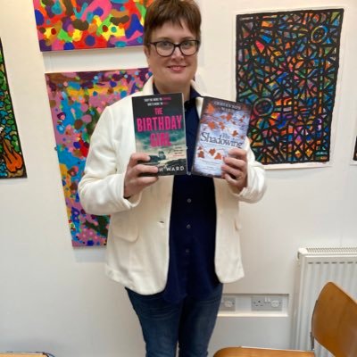 Crime writer. Also Rhiannon Ward. @CrimeCymru @GwylCrimeFest 🏴 No longer posting here. Find me on FB & Insta: sarahwardcrime