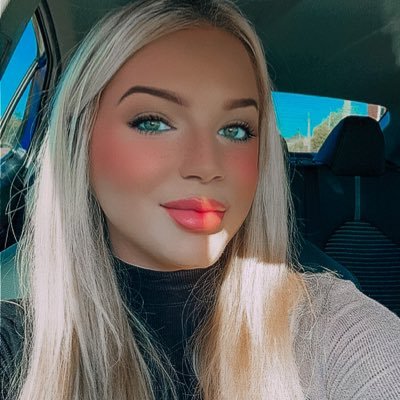 clb_inspo's profile picture. your fav safe place | Mental Health advocate 🦋 | Spreading positivity & helping mental health struggles | Tik Tok: @clbinspo