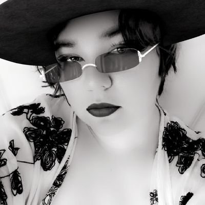 31 ✨️
Author
BTS Army since 2018💜
Awkward Turtle
SAHM
Native/2 Spirit
Genderqueer Demisexual Panromantic
Witch
They/Them
Author Of: The Fool & The Magician