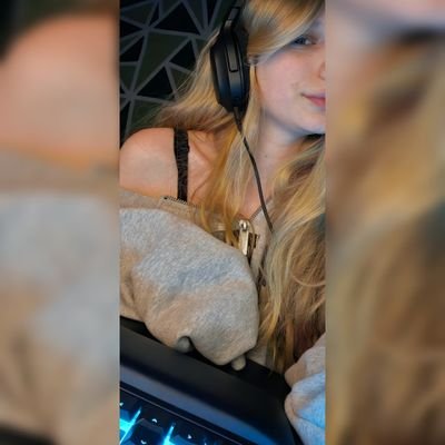 LaFuchso's profile picture. Hey, bin eigentlich komplett lost und lese dinge die nicht da sind. Aber schön das du hier bist 🤣