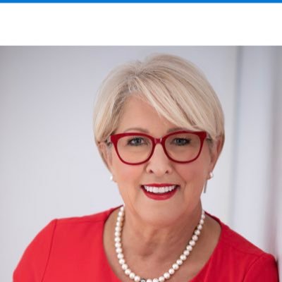 Présidente-directrice générale au Réseau des Femmes d’affaires du Québec - @ReseauRFAQ